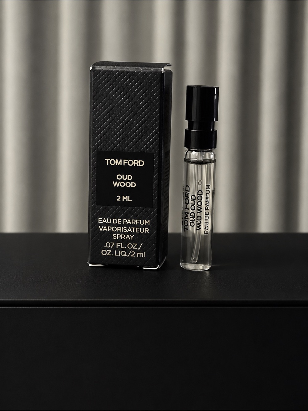 Tom Ford Oud Wood Sample Spray – Black
